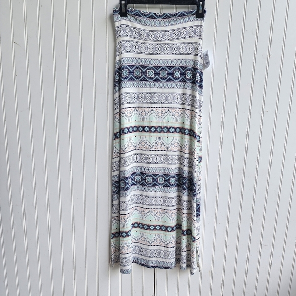 NWT Charlotte Russe Rayon Maxi Skirt Soft Elastic Waist Blue White Print Slits S - Picture 1 of 10